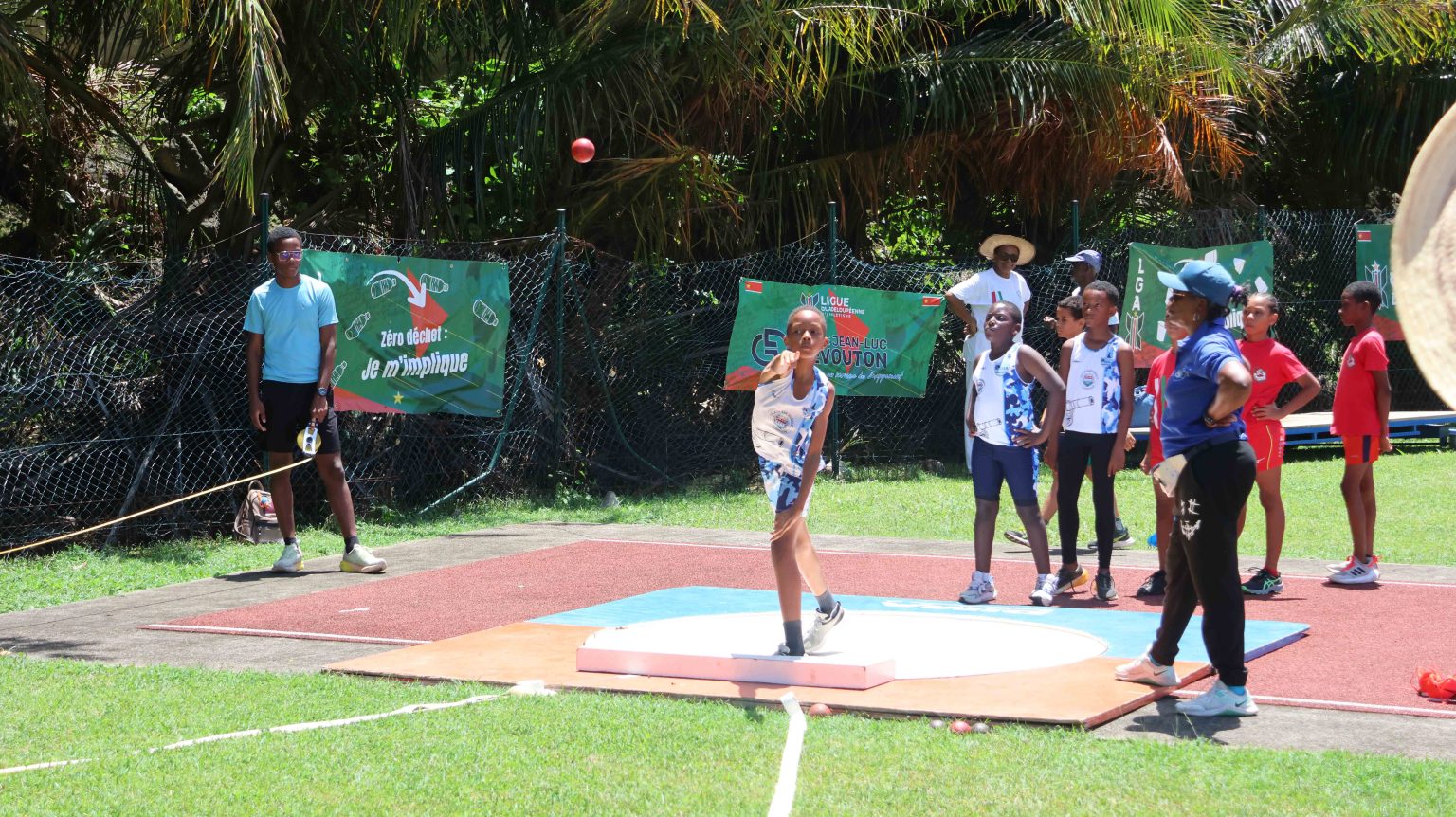 3G2A3385